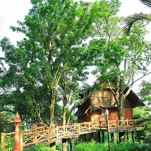 Gates Hotel Kalpetta